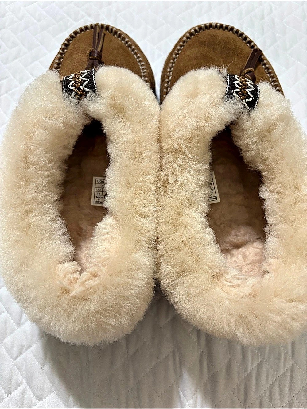 Like New Women’s UGG Lizzy Moccasin/Slipper In Chestnut/Brown - Picture 5 of 6